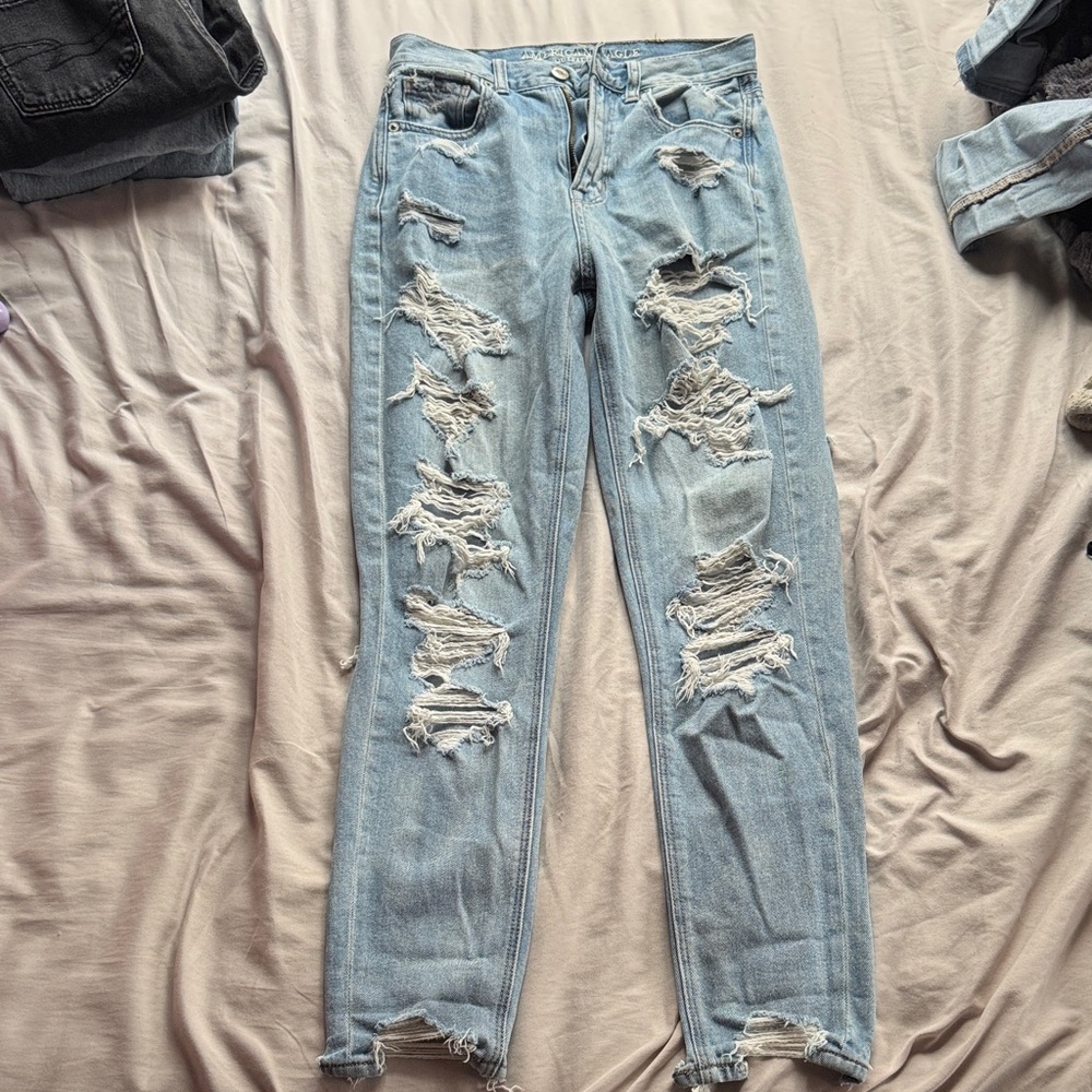 American Eagle Outfitters Light Wash Ripped Skinny Jeans